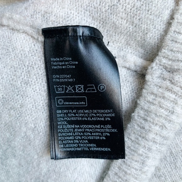 2 for $25 - H&M Grey Knit Sweater - Picture 4 of 4